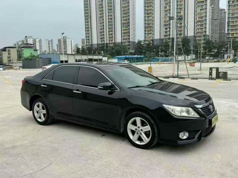 崇左14年丰田凯美瑞3