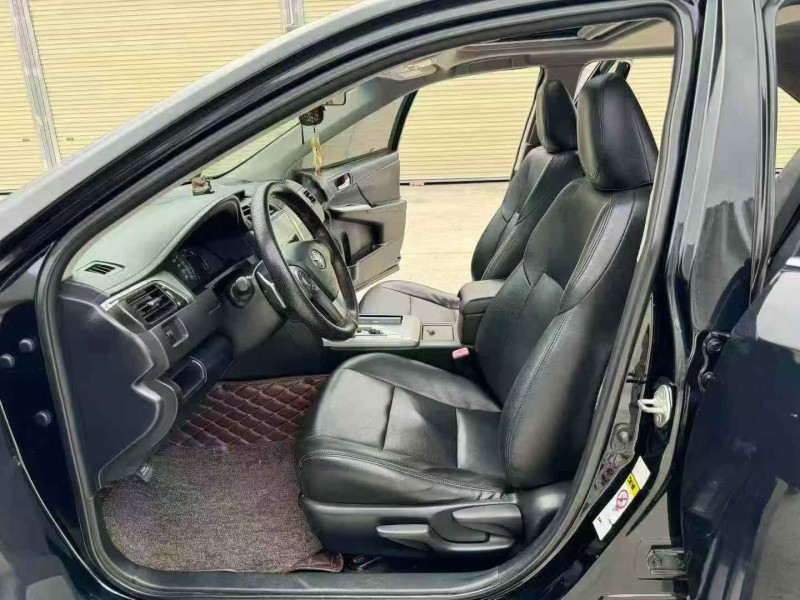 崇左14年丰田凯美瑞5