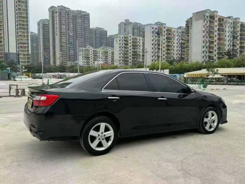 崇左14年丰田凯美瑞7