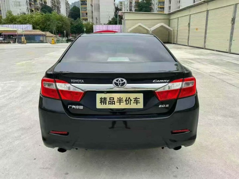 崇左14年丰田凯美瑞9