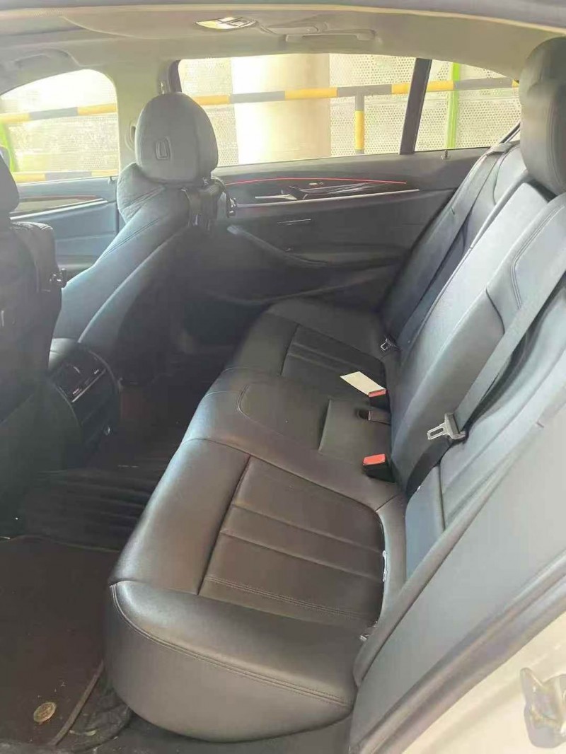 江门18年宝马5系4