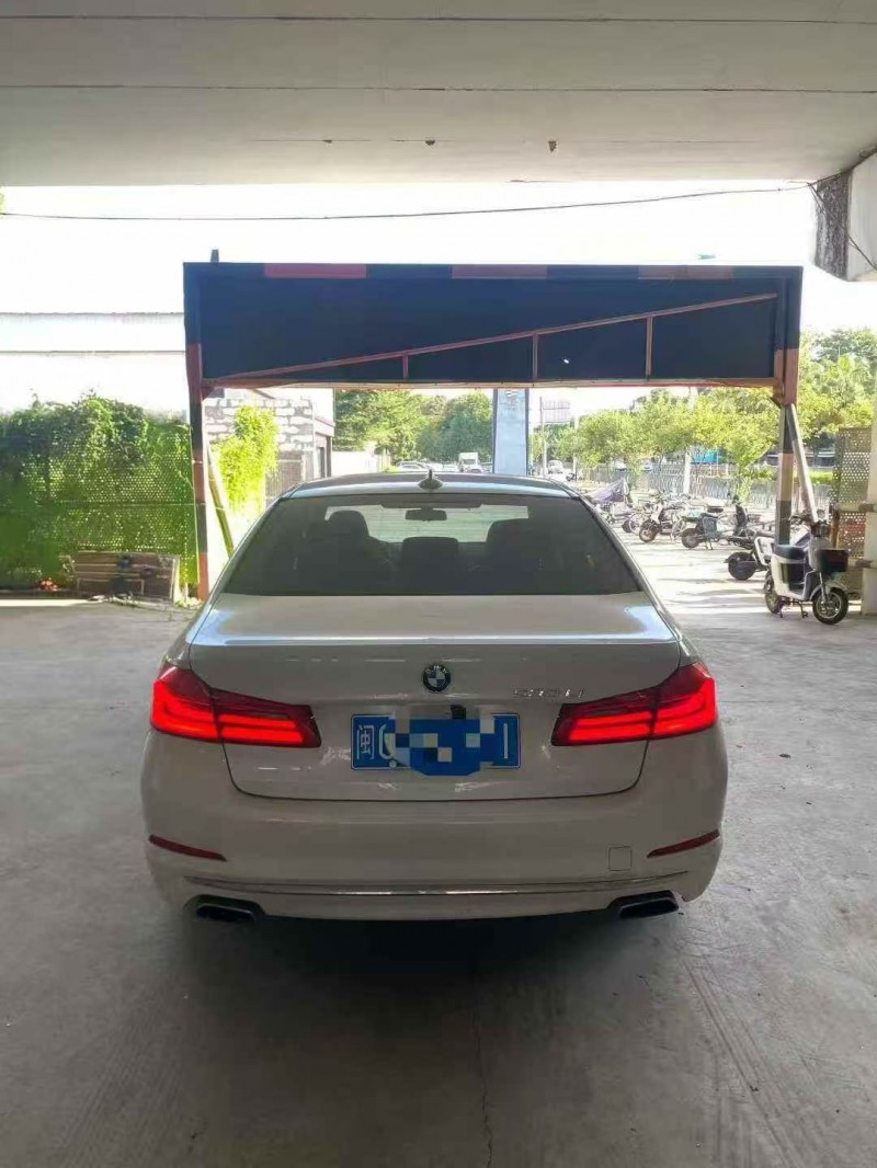 江门18年宝马5系8