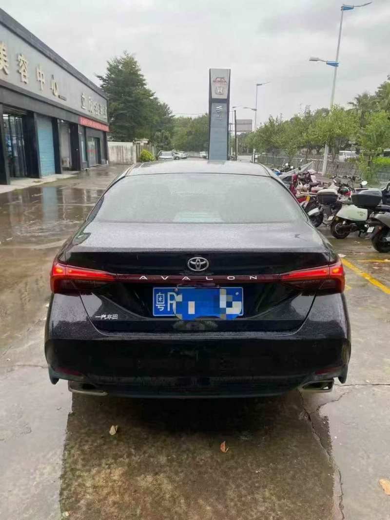 广州20年丰田亚洲龙8