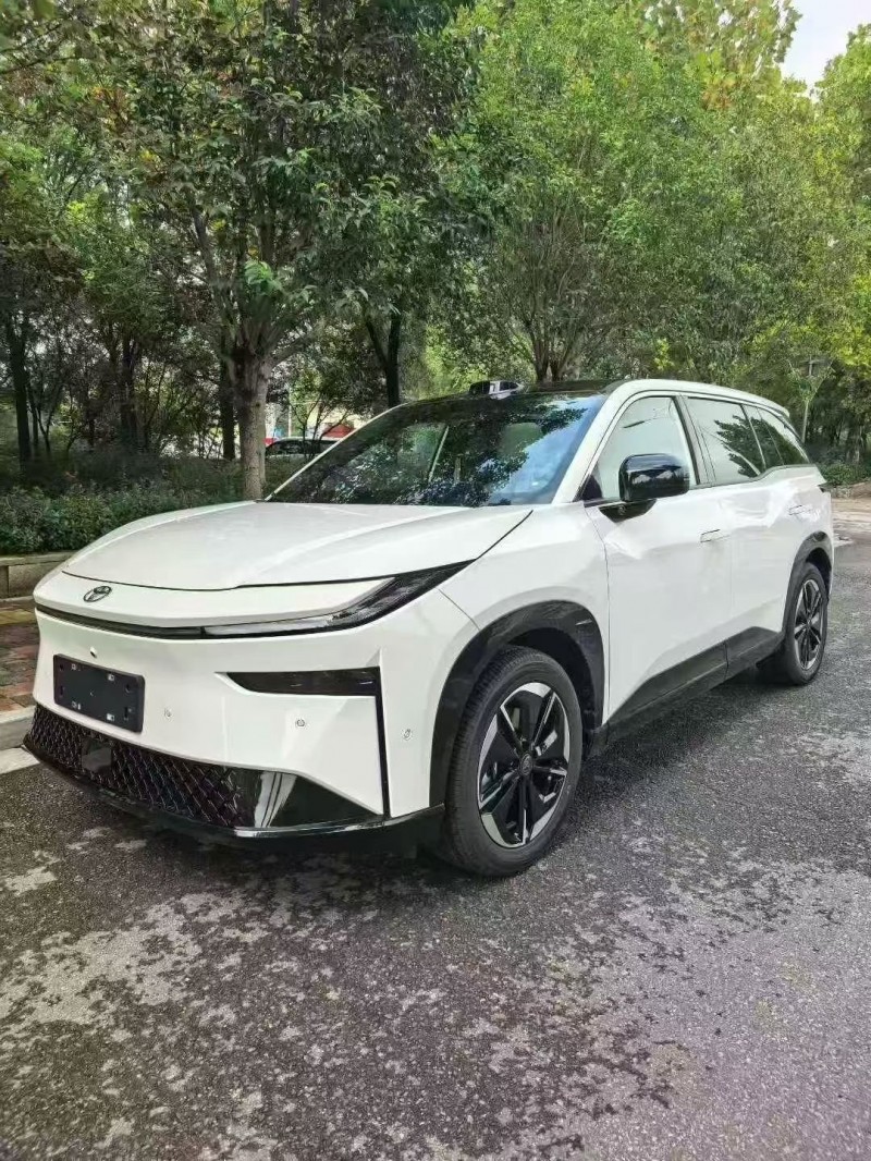 邯郸25年丰田铂智2