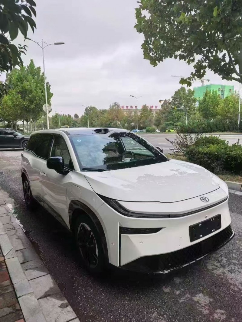 邯郸25年丰田铂智3