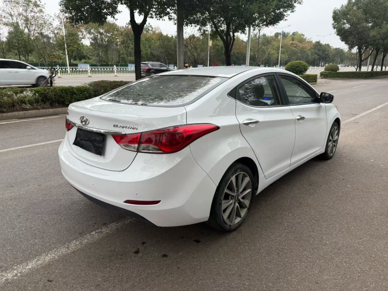 娄底16年现代朗动8