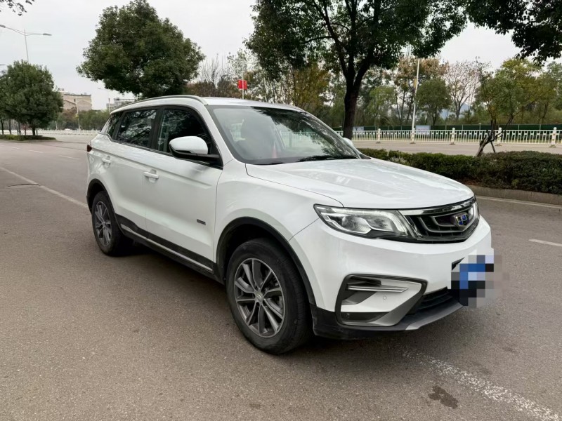 娄底19年吉利博越3