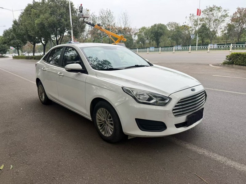 娄底17年福特福克斯3