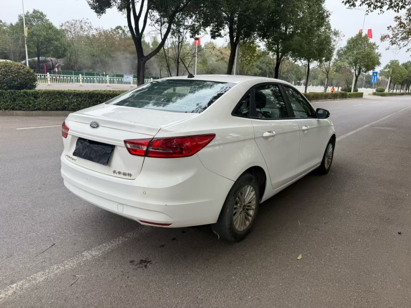 娄底17年福特福克斯8