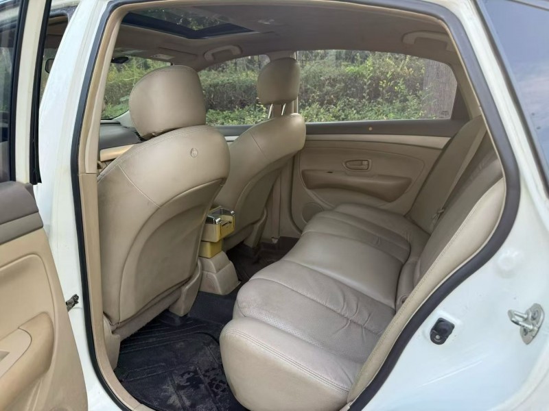 娄底14年日产轩逸5