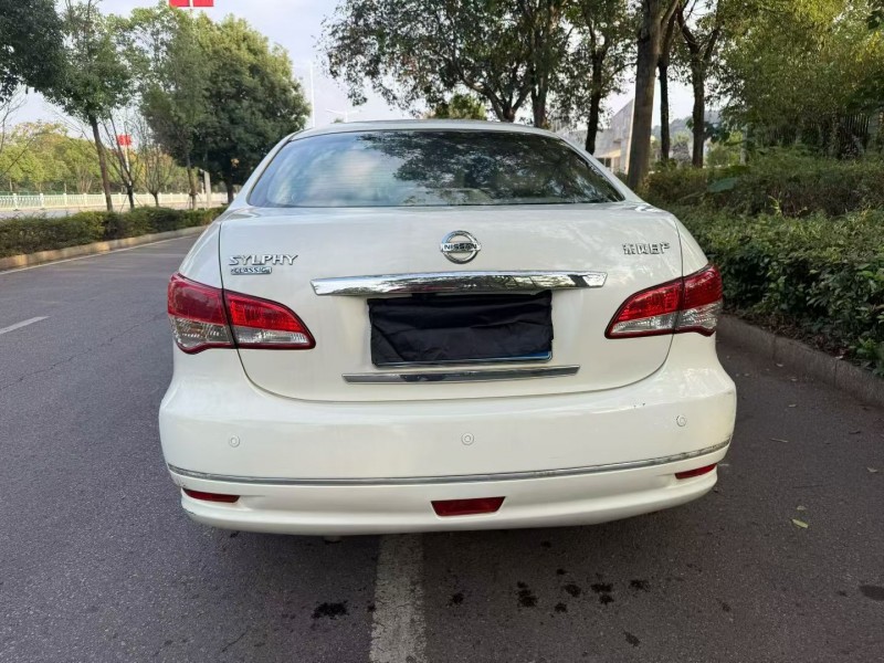 娄底14年日产轩逸9