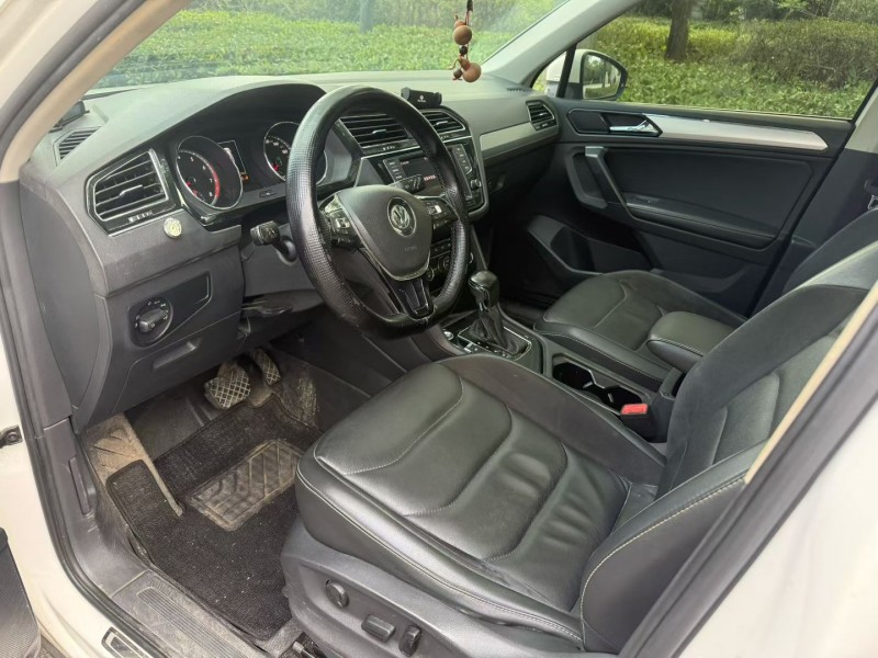 娄底17年大众途观4