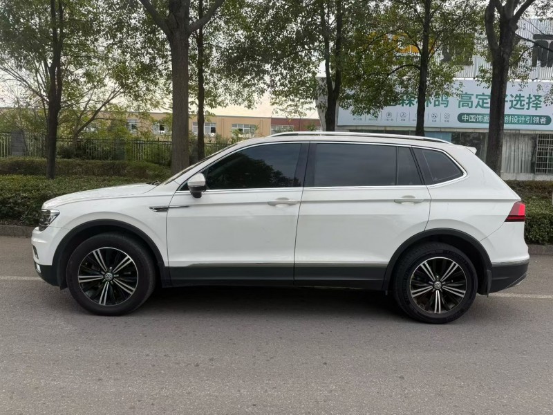 娄底17年大众途观6