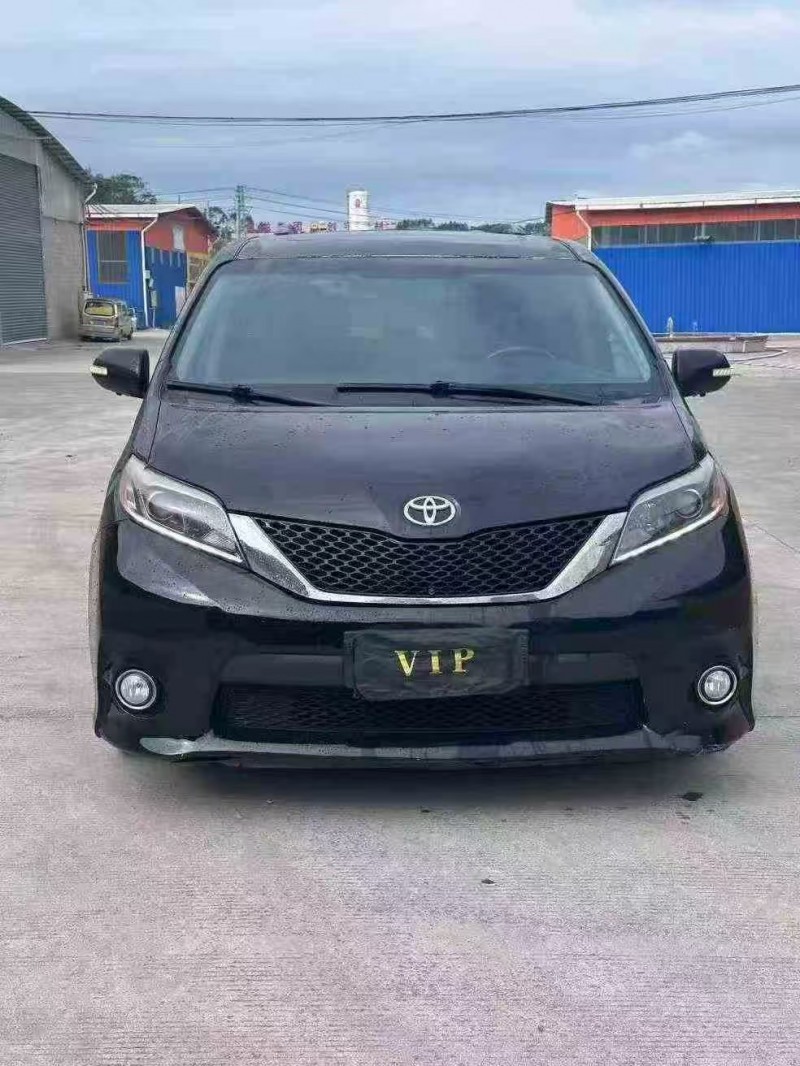 广州17年丰田塞纳1