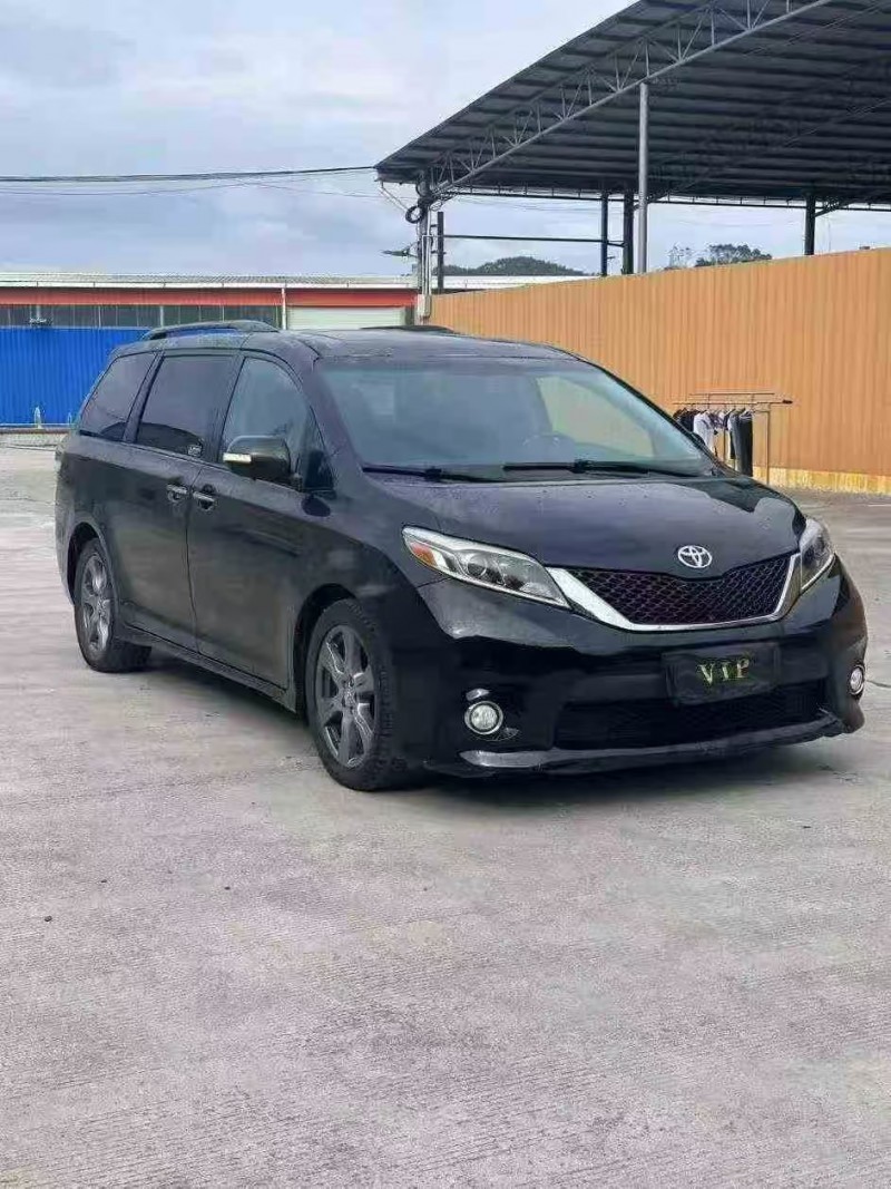 广州17年丰田塞纳2