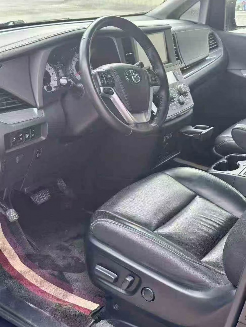 广州17年丰田塞纳6