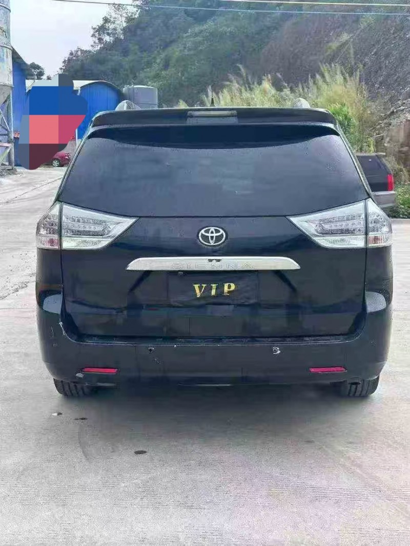 广州17年丰田塞纳9