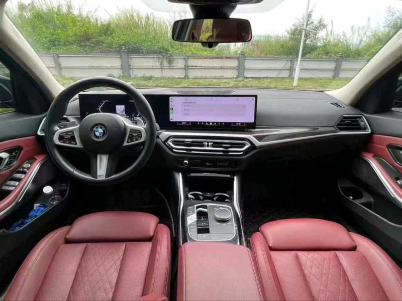 广州23年宝马3系9