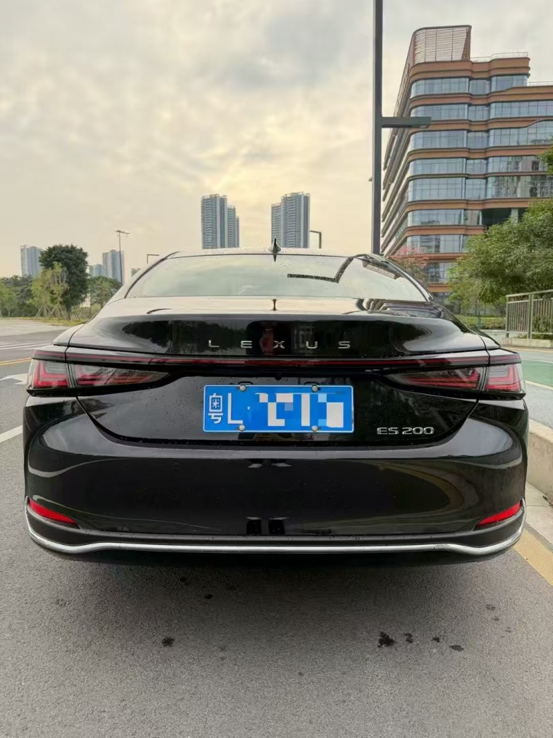 广州25年雷克萨斯ES9