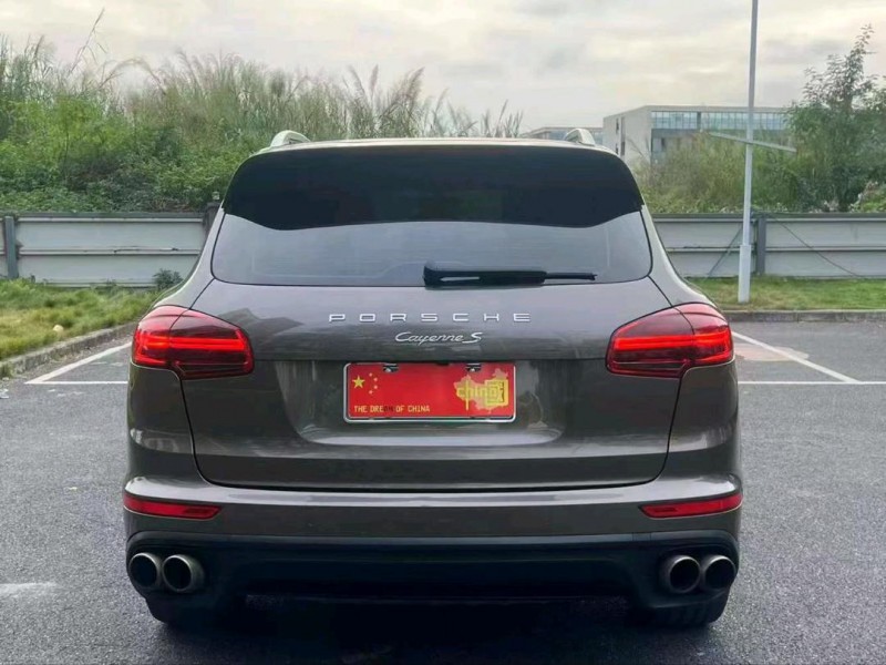 广州16年保时捷卡宴5