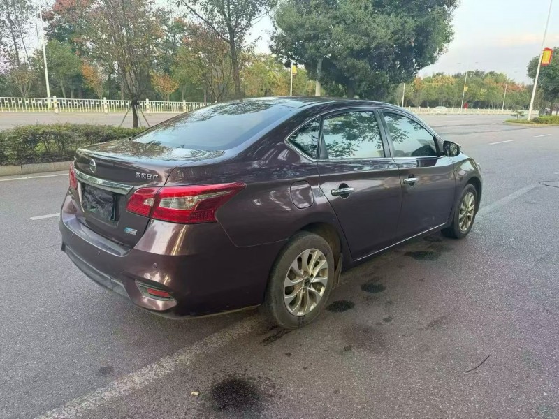 娄底16年日产轩逸7