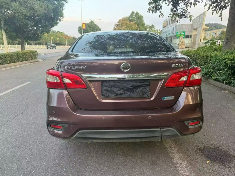 娄底16年日产轩逸8