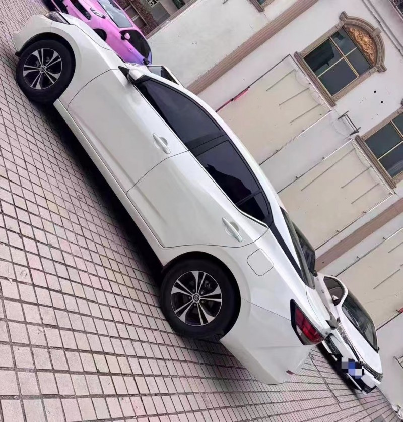 娄底22年日产轩逸7