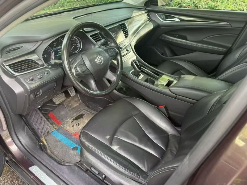 娄底17年别克君越5