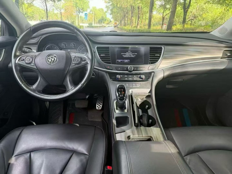 娄底17年别克君越7