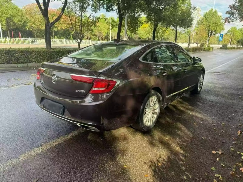 娄底17年别克君越8