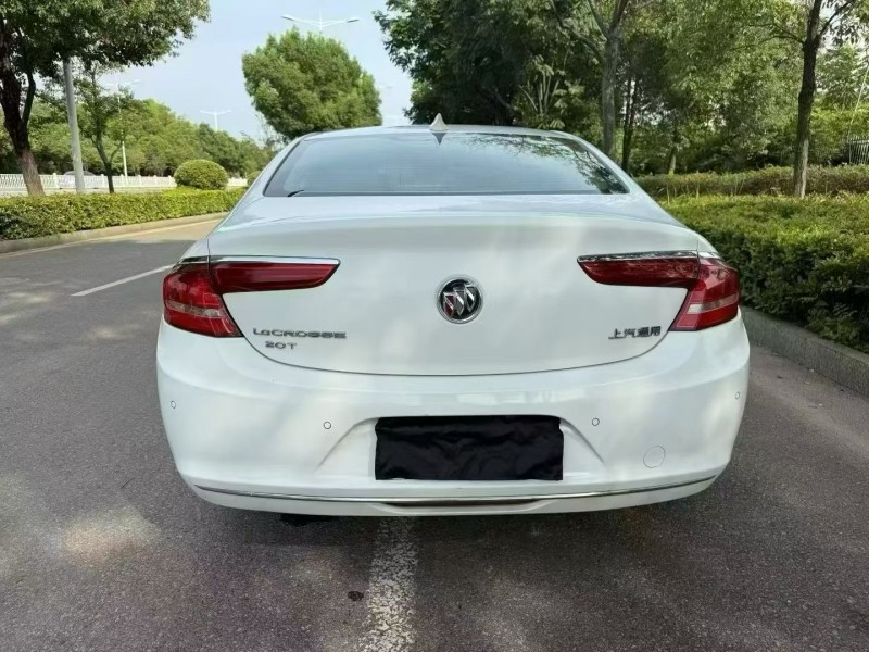 娄底17年别克君越9