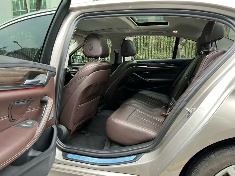 广州19年宝马5系4