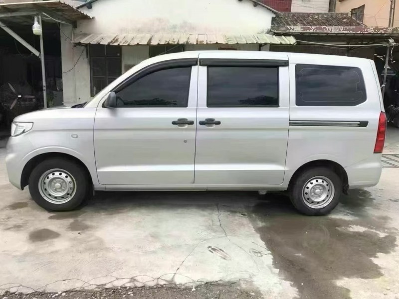 南宁23年五菱汽车宏光6