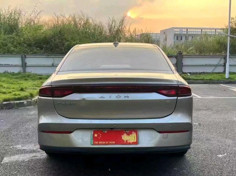 广州22年传祺埃安S4