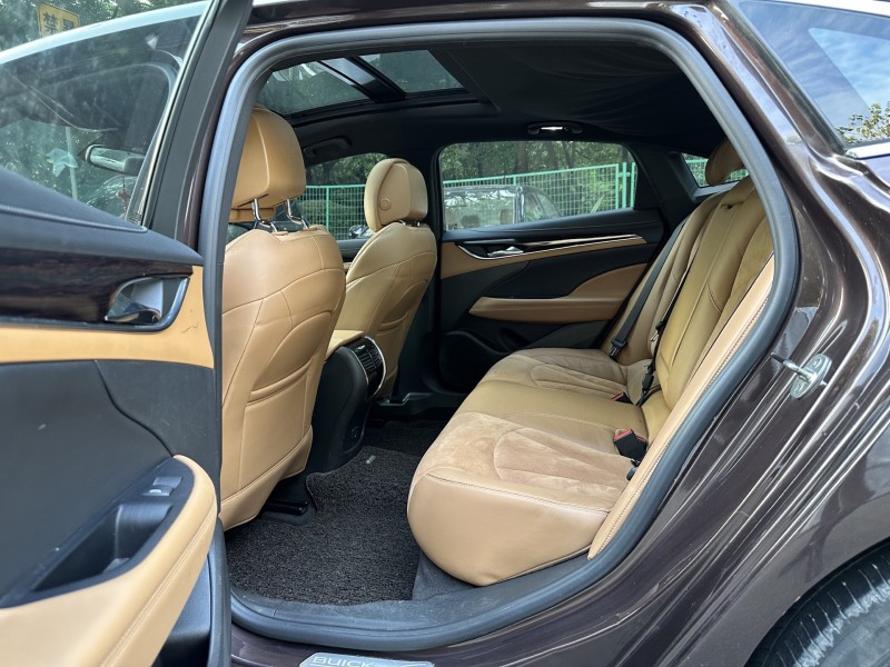 东莞18年别克君越5