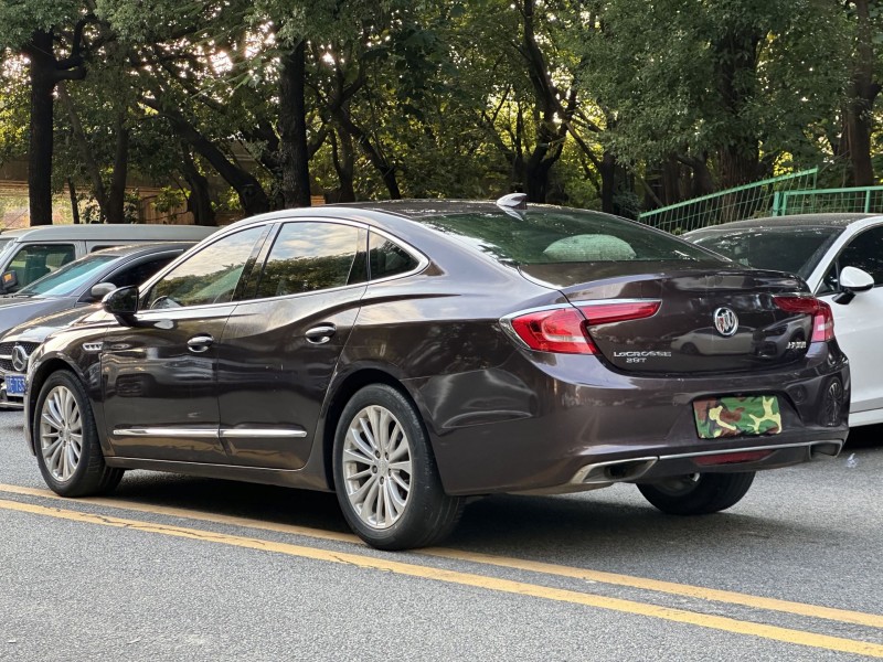 东莞18年别克君越7