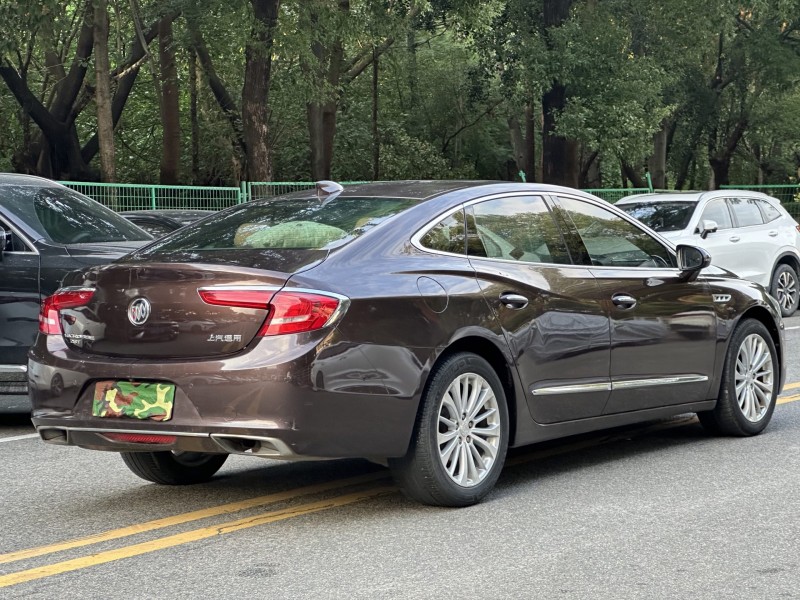 东莞18年别克君越8