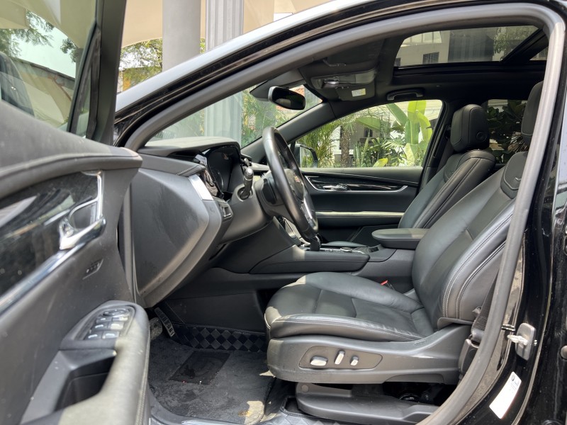 东莞20年凯迪拉克XT56