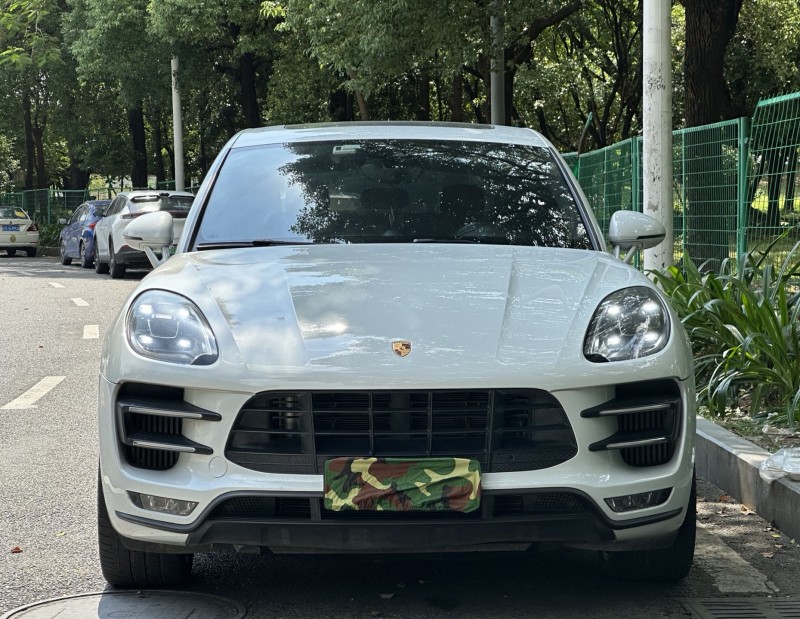 东莞17年保时捷Macan1