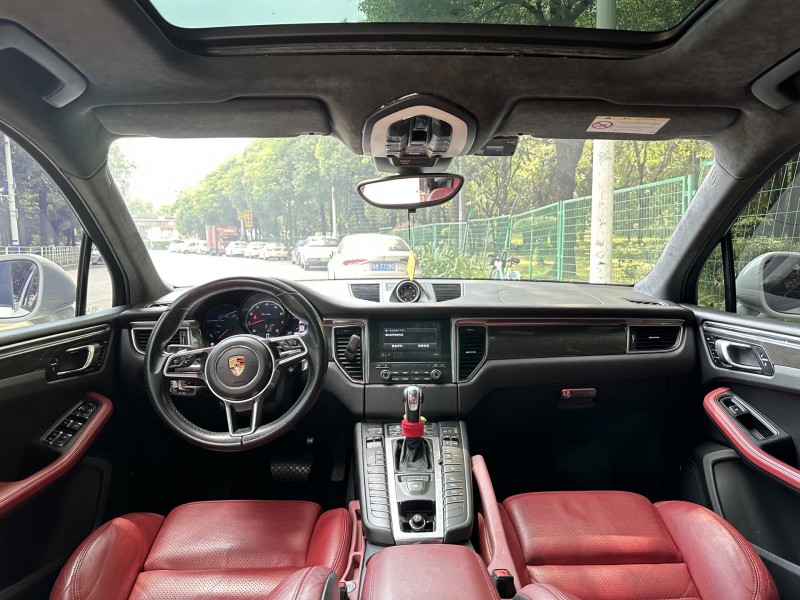 东莞17年保时捷Macan4
