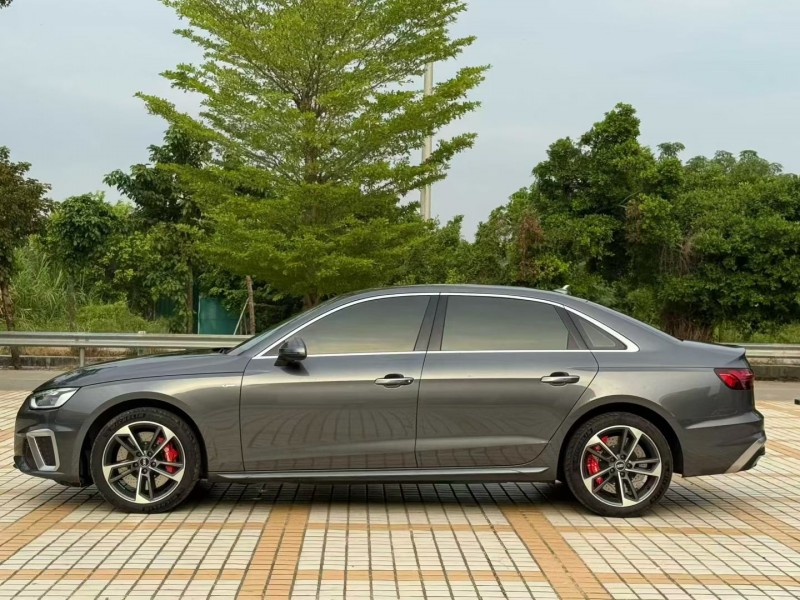 深圳22年奥迪A4L3