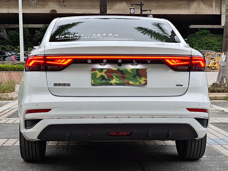 东莞22年吉利帝豪9