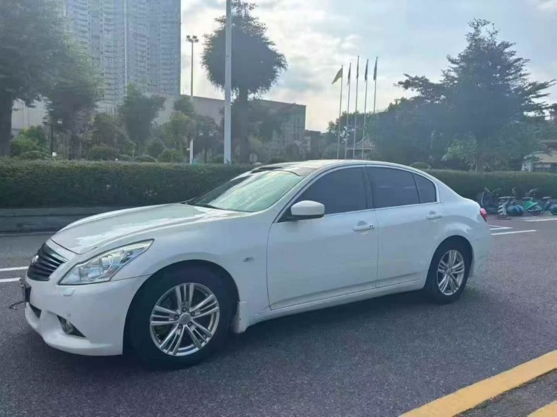 肇庆10年英菲尼迪G253