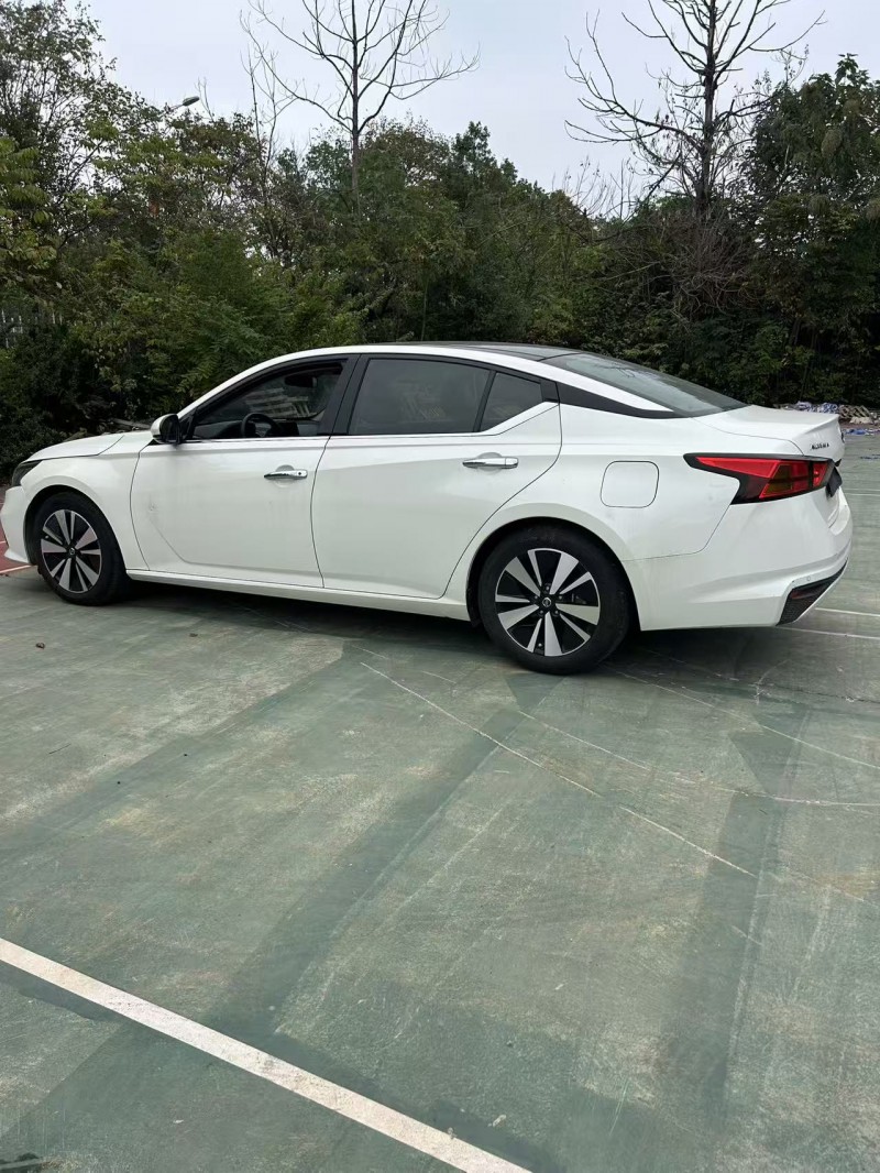 娄底21年日产天籁3