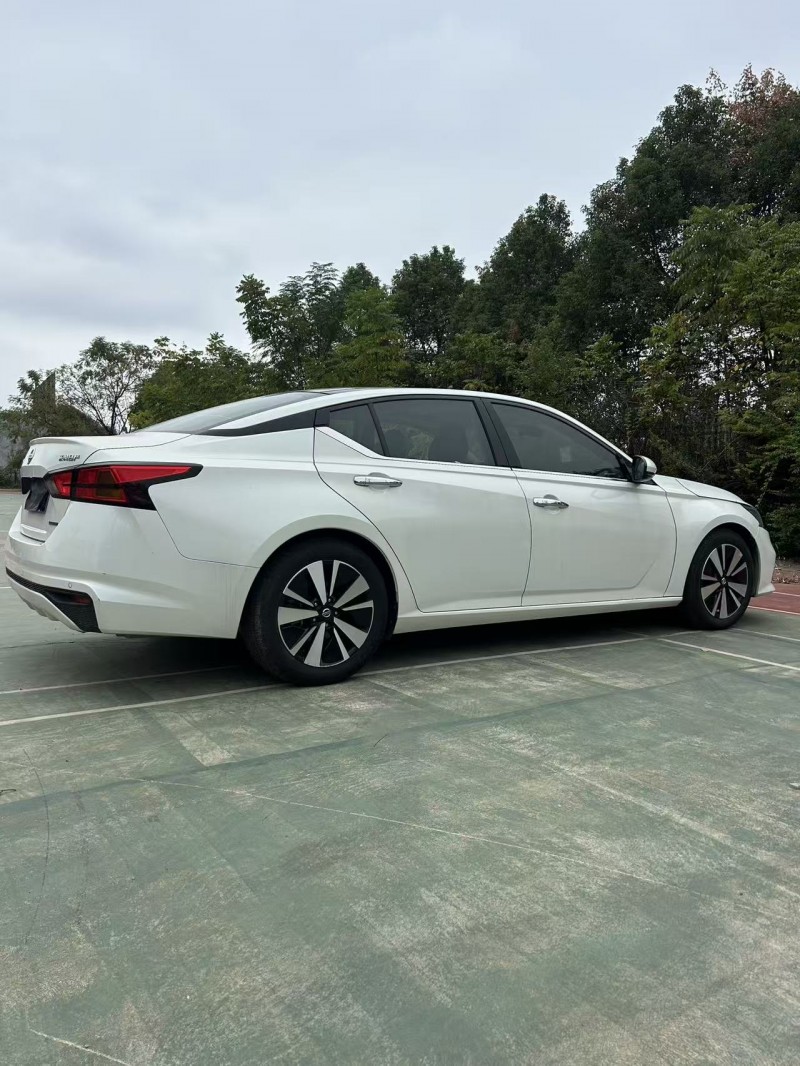 娄底21年日产天籁5