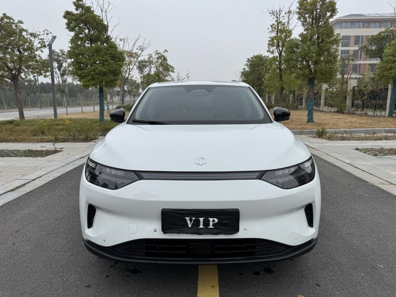 盐城25年零跑汽车C111