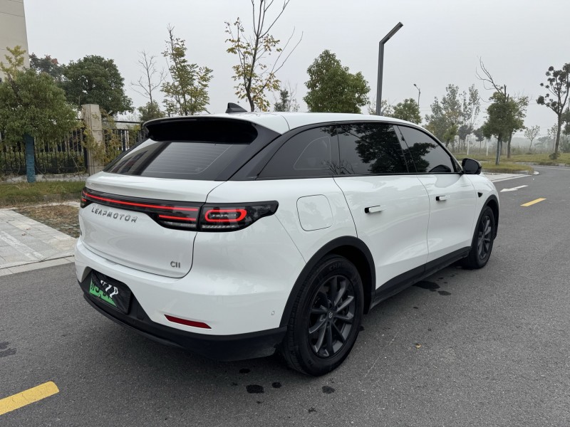 盐城25年零跑汽车C115