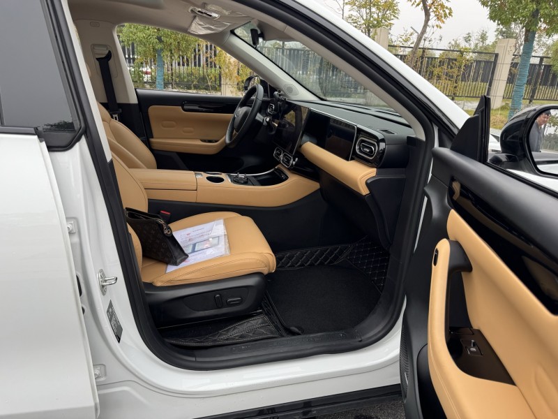 盐城25年零跑汽车C119