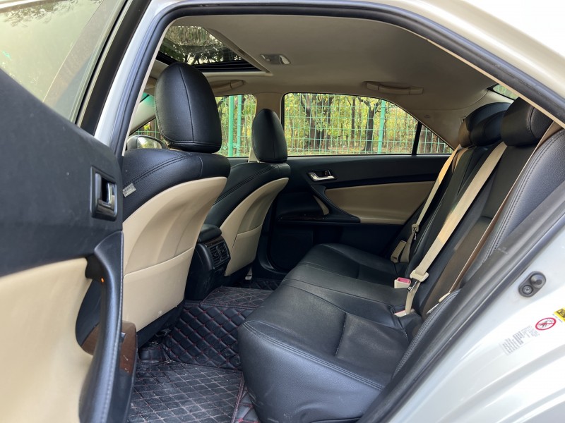 东莞14年丰田锐志5