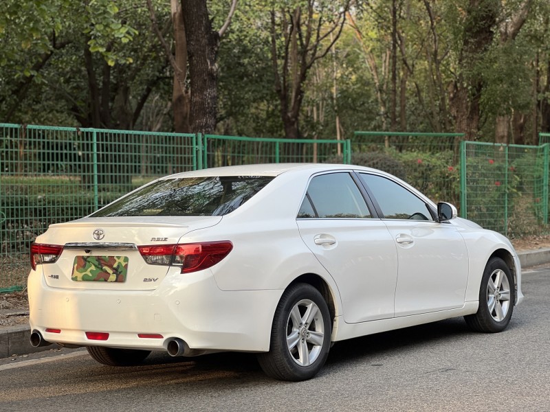 东莞14年丰田锐志8